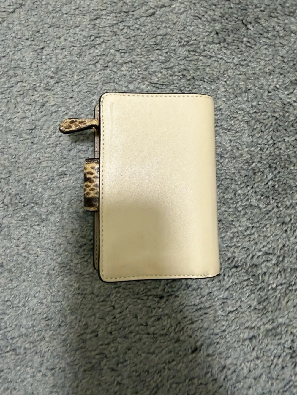 coach medium zip corner wallet - Picture 2 of 3